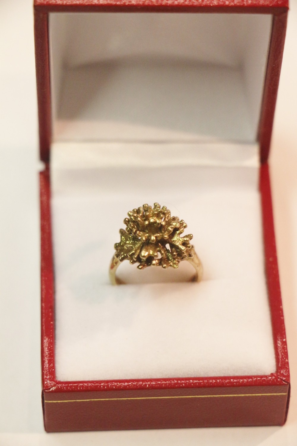unusual 9ct gold ring