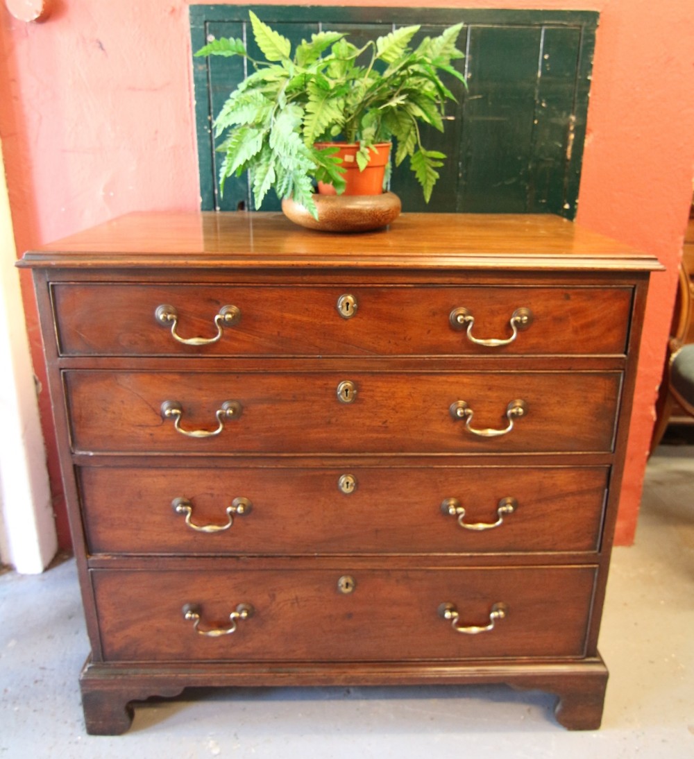 small georgian mahogany chest of 4 drawers