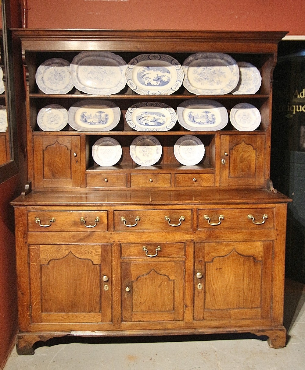 fine 18th century snowdonia welsh oak dresser plates