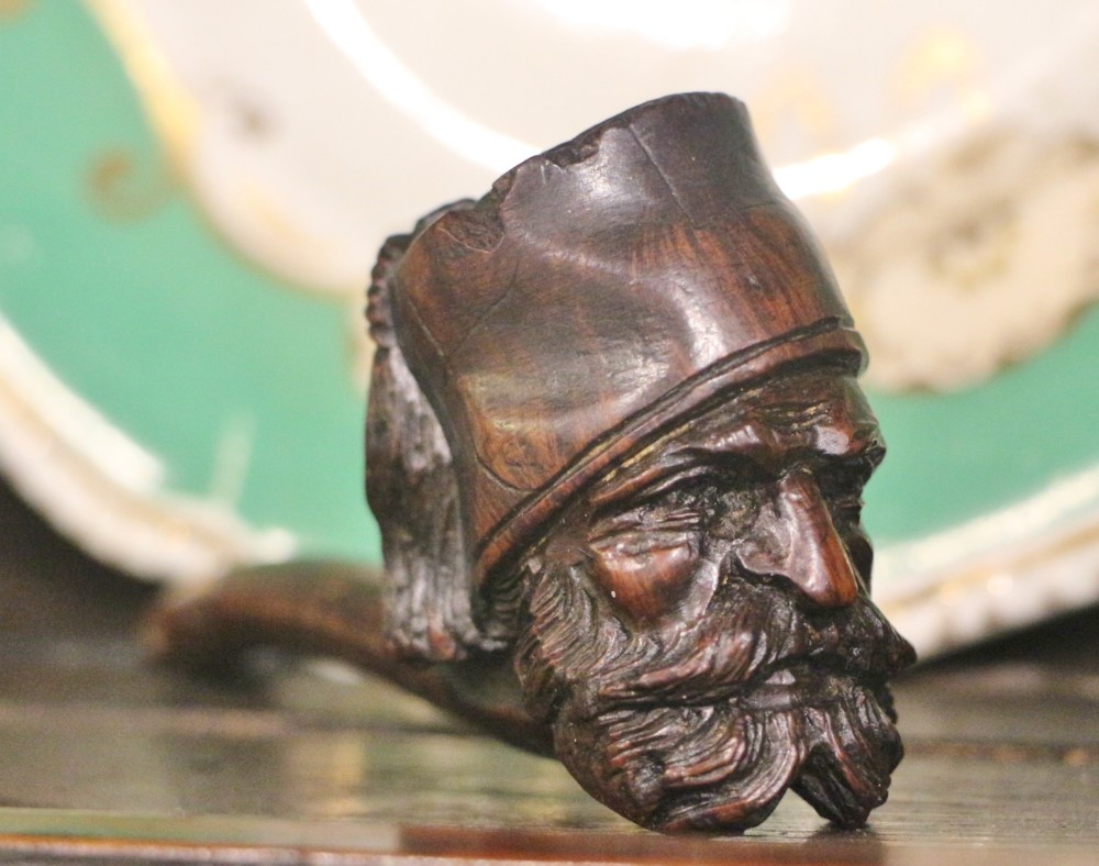 charming 19th century blackforest pipe