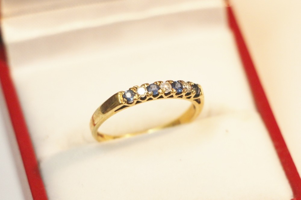 9ct saphire diamond ring